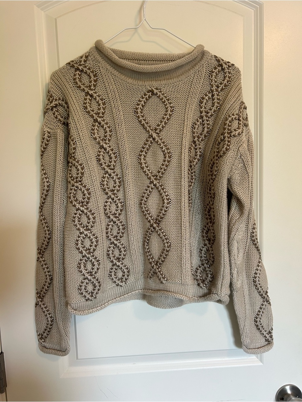Vintage Hunt Club wool blend Taupe Cable Knit Sweater with Brown Accent